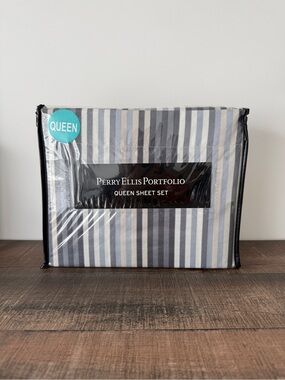 Perry Ellis Queen Sheet Set - Gray and Blue Striped